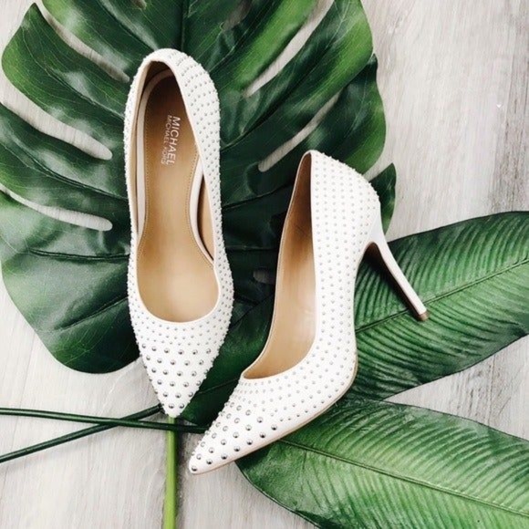 White pumps / heels - by Michael Kors